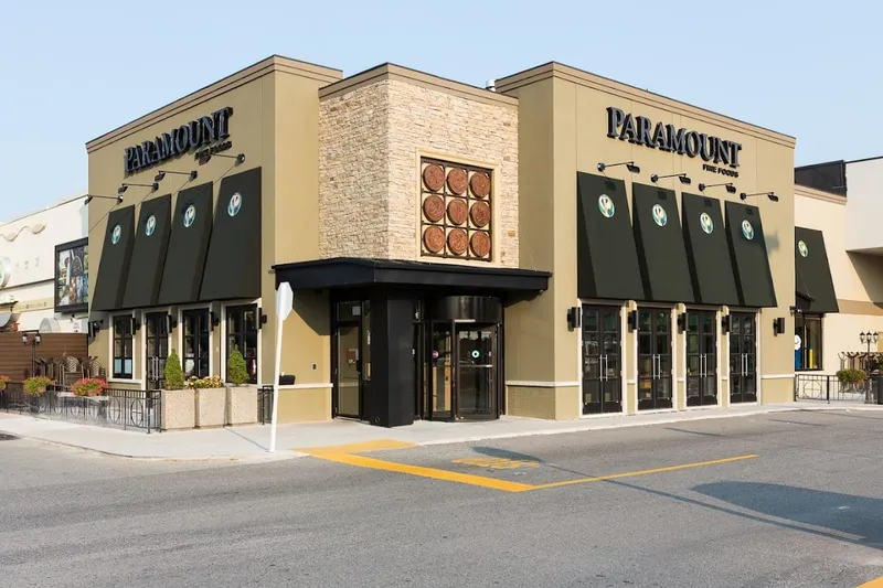 Paramount Fine Foods at 4239 Yonge St — Middle Eastern halal restaurant in North York