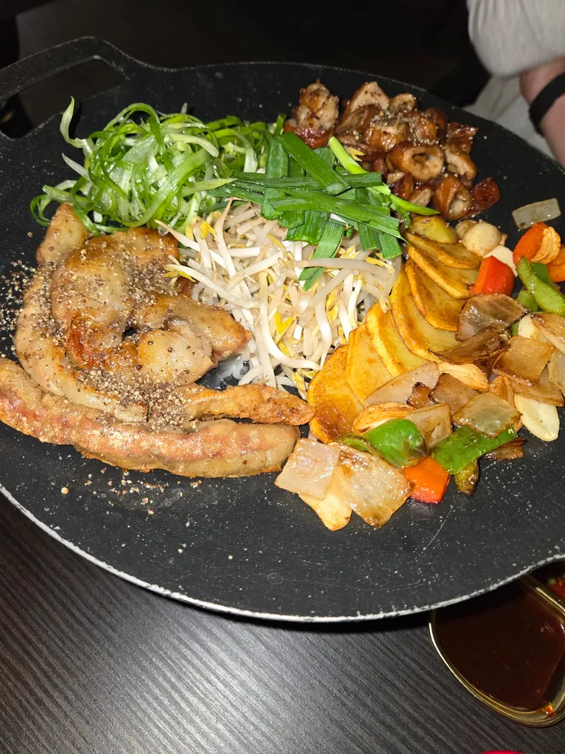 88 Salon Korean fried chicken and Volcano Malatang