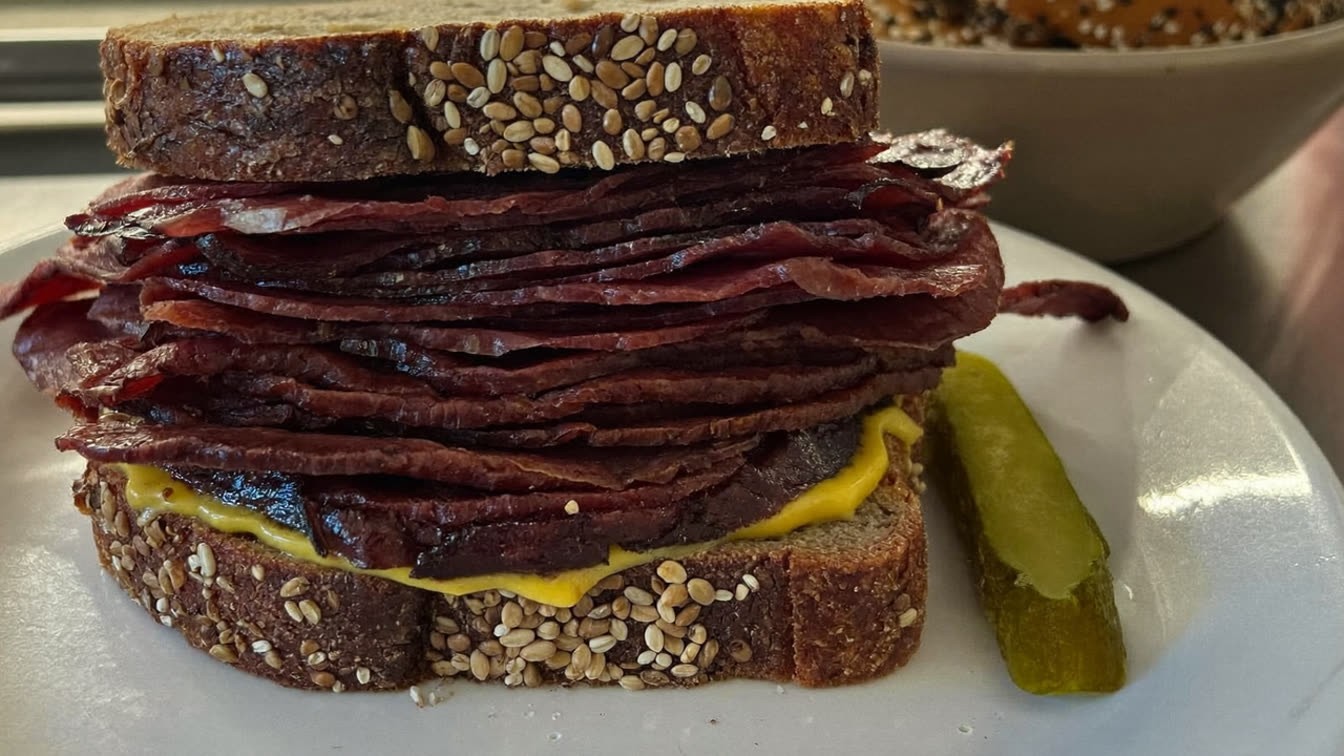 Jewish deli sandwich and bagels in North York